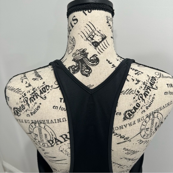 Under Armour Racerback Tank (Black) XL NWOT - Picture 6 of 7